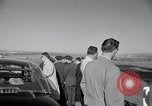 Image Le président Kennedy et parti officiel arriver à domaine 576A Vandenberg Air Force Base California USA, 1962, de la seconde 27 séquences d'archives historiques vidéo 65675025277