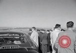Image Le président Kennedy et parti officiel arriver à domaine 576A Vandenberg Air Force Base California USA, 1962, de la seconde 35 séquences d'archives historiques vidéo 65675025277