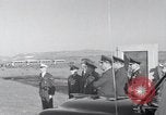 Image Le président Kennedy et parti officiel arriver à domaine 576A Vandenberg Air Force Base California USA, 1962, de la seconde 43 séquences d'archives historiques vidéo 65675025277