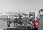 Image Le président Kennedy et parti officiel arriver à domaine 576A Vandenberg Air Force Base California USA, 1962, de la seconde 44 séquences d'archives historiques vidéo 65675025277