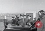 Image Le président Kennedy et parti officiel arriver à domaine 576A Vandenberg Air Force Base California USA, 1962, de la seconde 46 séquences d'archives historiques vidéo 65675025277