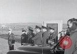 Image Le président Kennedy et parti officiel arriver à domaine 576A Vandenberg Air Force Base California USA, 1962, de la seconde 47 séquences d'archives historiques vidéo 65675025277