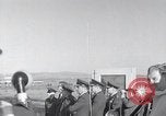 Image Le président Kennedy et parti officiel arriver à domaine 576A Vandenberg Air Force Base California USA, 1962, de la seconde 54 séquences d'archives historiques vidéo 65675025277