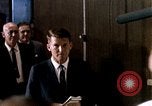 Standbild Quecksilber Raumfahrzeuge 16 MA-8 Pressekonferenz Houston Texas USA, 1962, aus Sekunde 48 historischem Filmmaterial Videoclip 65675025287