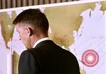 Standbild Quecksilber Raumfahrzeuge 16 MA-8 Pressekonferenz Houston Texas USA, 1962, aus Sekunde 57 historischem Filmmaterial Videoclip 65675025287