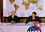 Standbild Walter Schirra NASA Pressekonferenz Houston Texas USA, 1962, aus Sekunde 41 historischem Filmmaterial Videoclip 65675025290