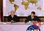 Standbild Walter Schirra NASA Pressekonferenz Houston Texas USA, 1962, aus Sekunde 44 historischem Filmmaterial Videoclip 65675025290