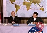 Standbild Walter Schirra NASA Pressekonferenz Houston Texas USA, 1962, aus Sekunde 52 historischem Filmmaterial Videoclip 65675025290