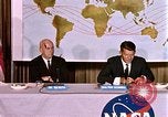 Standbild Walter Schirra NASA Pressekonferenz Houston Texas USA, 1962, aus Sekunde 59 historischem Filmmaterial Videoclip 65675025290
