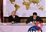 Standbild Walter Schirra NASA Pressekonferenz Houston Texas USA, 1962, aus Sekunde 62 historischem Filmmaterial Videoclip 65675025290