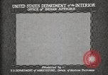Standbild Native American Indian Council Meeting mit Zeichensprache Fort Browning Montana USA, 1930, aus Sekunde 5 historischem Filmmaterial Videoclip 65675025291