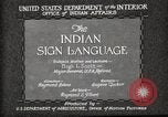 Standbild Native American Indian Council Meeting mit Zeichensprache Fort Browning Montana USA, 1930, aus Sekunde 9 historischem Filmmaterial Videoclip 65675025291