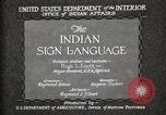Standbild Native American Indian Council Meeting mit Zeichensprache Fort Browning Montana USA, 1930, aus Sekunde 17 historischem Filmmaterial Videoclip 65675025291