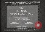 Standbild Native American Indian Council Meeting mit Zeichensprache Fort Browning Montana USA, 1930, aus Sekunde 21 historischem Filmmaterial Videoclip 65675025291