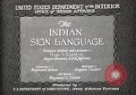 Standbild Native American Indian Council Meeting mit Zeichensprache Fort Browning Montana USA, 1930, aus Sekunde 22 historischem Filmmaterial Videoclip 65675025291