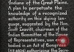 Standbild Native American Indian Council Meeting mit Zeichensprache Fort Browning Montana USA, 1930, aus Sekunde 53 historischem Filmmaterial Videoclip 65675025291