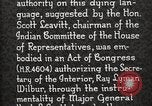 Standbild Native American Indian Council Meeting mit Zeichensprache Fort Browning Montana USA, 1930, aus Sekunde 59 historischem Filmmaterial Videoclip 65675025291