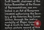 Standbild Native American Indian Council Meeting mit Zeichensprache Fort Browning Montana USA, 1930, aus Sekunde 62 historischem Filmmaterial Videoclip 65675025291