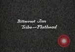 Immagine di Native American Indian Chief Bitterroot JIm introduce se stesso Fort Browning Montana USA, 1930, secondo 3 filmato di repertorio 65675025294