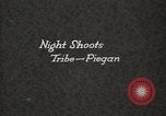 Immagine di Native American Indian Chief germogli di notte si presenta Fort Browning Montana USA, 1930, secondo 5 filmato di repertorio 65675025295