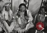 Standbild seltsame Eule Cheyenne Native American Indian Fort Browning Montana USA, 1930, aus Sekunde 33 historischem Filmmaterial Videoclip 65675025315