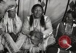 Standbild seltsame Eule Cheyenne Native American Indian Fort Browning Montana USA, 1930, aus Sekunde 41 historischem Filmmaterial Videoclip 65675025315