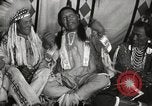 Standbild seltsame Eule Cheyenne Native American Indian Fort Browning Montana USA, 1930, aus Sekunde 48 historischem Filmmaterial Videoclip 65675025315