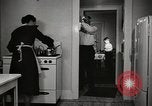 Standbild arbeiten die amerikanischen Frauen zu Hause New York United States USA, 1950, aus Sekunde 9 historischem Filmmaterial Videoclip 65675025320