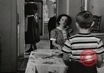 Standbild arbeiten die amerikanischen Frauen zu Hause New York United States USA, 1950, aus Sekunde 33 historischem Filmmaterial Videoclip 65675025320