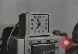Standbild neuen Tag für arbeiten die amerikanischen Frauen New York United States USA, 1950, aus Sekunde 5 historischem Filmmaterial Videoclip 65675025321