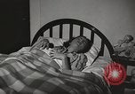 Standbild neuen Tag für arbeiten die amerikanischen Frauen New York United States USA, 1950, aus Sekunde 11 historischem Filmmaterial Videoclip 65675025321