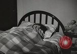 Standbild neuen Tag für arbeiten die amerikanischen Frauen New York United States USA, 1950, aus Sekunde 14 historischem Filmmaterial Videoclip 65675025321