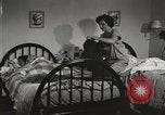 Standbild neuen Tag für arbeiten die amerikanischen Frauen New York United States USA, 1950, aus Sekunde 32 historischem Filmmaterial Videoclip 65675025321