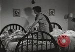 Standbild neuen Tag für arbeiten die amerikanischen Frauen New York United States USA, 1950, aus Sekunde 34 historischem Filmmaterial Videoclip 65675025321