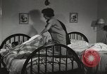 Standbild neuen Tag für arbeiten die amerikanischen Frauen New York United States USA, 1950, aus Sekunde 35 historischem Filmmaterial Videoclip 65675025321