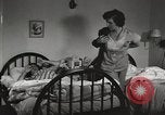 Standbild neuen Tag für arbeiten die amerikanischen Frauen New York United States USA, 1950, aus Sekunde 36 historischem Filmmaterial Videoclip 65675025321