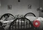 Standbild neuen Tag für arbeiten die amerikanischen Frauen New York United States USA, 1950, aus Sekunde 41 historischem Filmmaterial Videoclip 65675025321