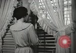 Standbild neuen Tag für arbeiten die amerikanischen Frauen New York United States USA, 1950, aus Sekunde 45 historischem Filmmaterial Videoclip 65675025321