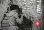 Standbild neuen Tag für arbeiten die amerikanischen Frauen New York United States USA, 1950, aus Sekunde 51 historischem Filmmaterial Videoclip 65675025321