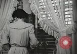 Standbild neuen Tag für arbeiten die amerikanischen Frauen New York United States USA, 1950, aus Sekunde 52 historischem Filmmaterial Videoclip 65675025321