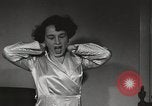 Standbild neuen Tag für arbeiten die amerikanischen Frauen New York United States USA, 1950, aus Sekunde 62 historischem Filmmaterial Videoclip 65675025321