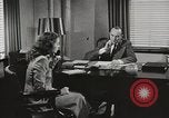Standbild Amerikanerin als Sekretär New York United States USA, 1950, aus Sekunde 13 historischem Filmmaterial Videoclip 65675025322