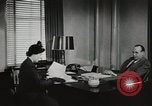 Standbild Amerikanerin als Sekretär New York United States USA, 1950, aus Sekunde 59 historischem Filmmaterial Videoclip 65675025322