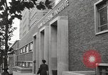 Standbild Bedeutung der amerikanischen Frauen als Arbeitskräfte New York United States USA, 1950, aus Sekunde 1 historischem Filmmaterial Videoclip 65675025323