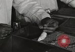 Standbild Bedeutung der amerikanischen Frauen als Arbeitskräfte New York United States USA, 1950, aus Sekunde 25 historischem Filmmaterial Videoclip 65675025323