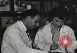 Standbild Bedeutung der amerikanischen Frauen als Arbeitskräfte New York United States USA, 1950, aus Sekunde 33 historischem Filmmaterial Videoclip 65675025323