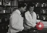 Standbild Bedeutung der amerikanischen Frauen als Arbeitskräfte New York United States USA, 1950, aus Sekunde 46 historischem Filmmaterial Videoclip 65675025323