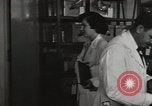 Standbild Bedeutung der amerikanischen Frauen als Arbeitskräfte New York United States USA, 1950, aus Sekunde 50 historischem Filmmaterial Videoclip 65675025323