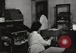 Standbild Bedeutung der amerikanischen Frauen als Arbeitskräfte New York United States USA, 1950, aus Sekunde 57 historischem Filmmaterial Videoclip 65675025323