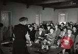 Standbild Frauen Wähler United States USA, 1947, aus Sekunde 11 historischem Filmmaterial Videoclip 65675025324